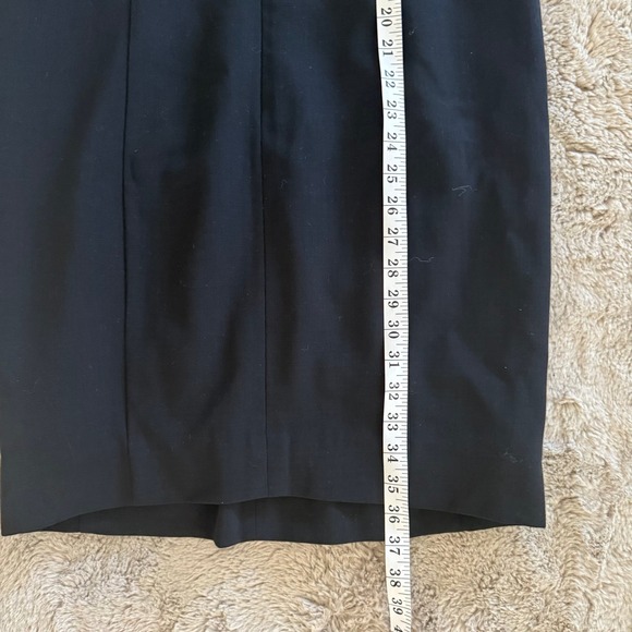 Akris Bergdorf Goodman Sleeveless V-Neck Dress Size US 8 Minimalist Formal $1990 - Picture 8 of 9